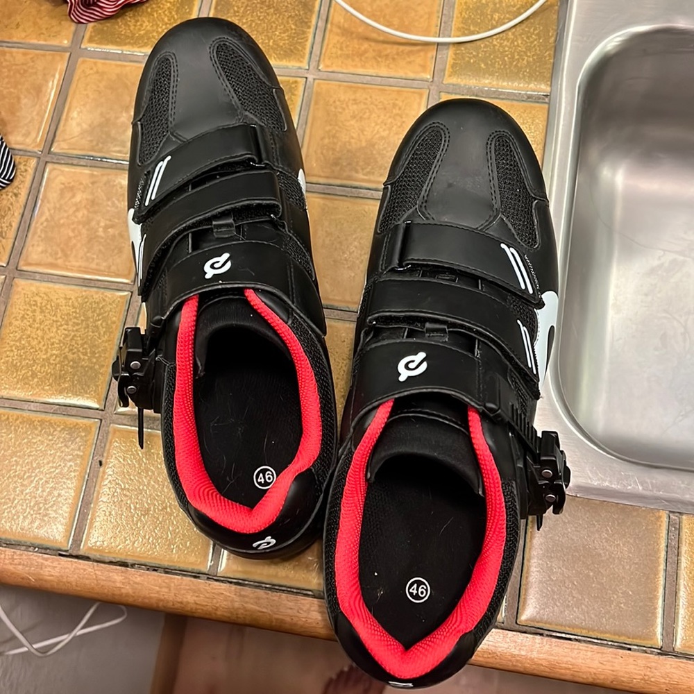 Mens Peloton shoes size 46 / us mens 12